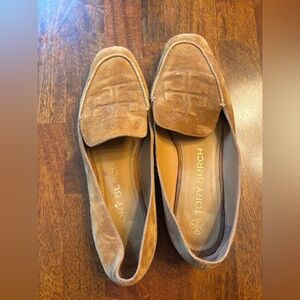 Tory Burch Suede Tan Logo Loafers Size 8